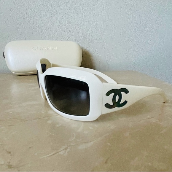 Iconic Chanel Sunglasses - Picture 8 of 15